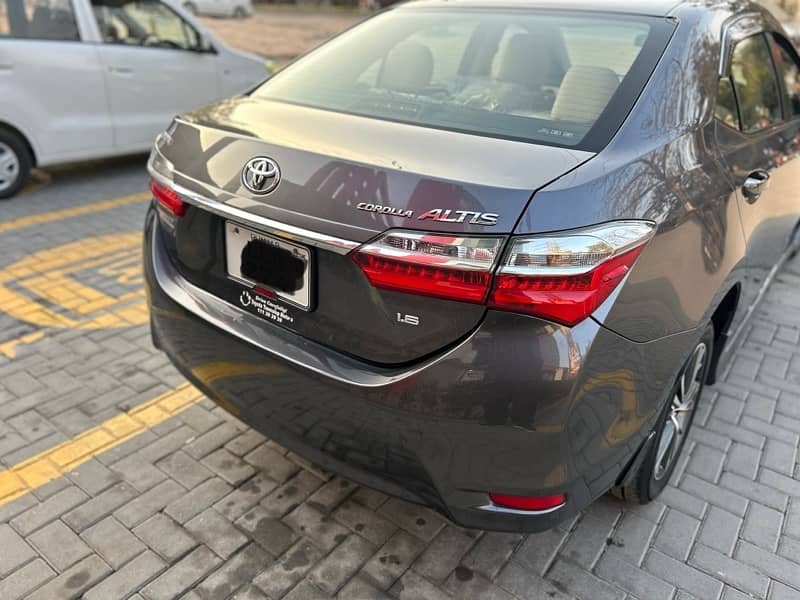 Toyota Corolla Altis 2018 6