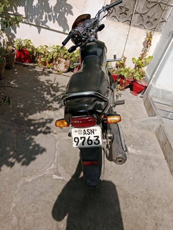 Honda CD 100 Black colour model 2023 8