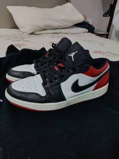 Nike air Jordan black toe size Eu 42.5