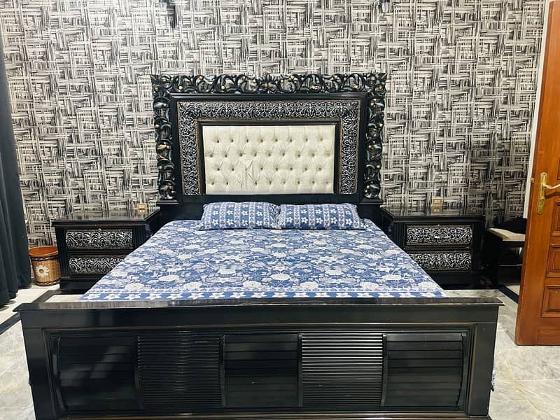 Luxury  bed set includes dressing table , side tables and vanity stool 1