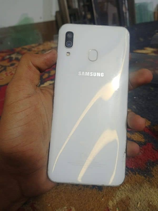 samsung a30 pta approve 4GB 64 GB good battery timing 7