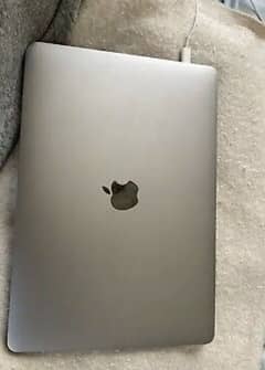 macbook pro  2017 16/256 GB