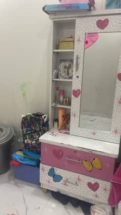 kids dressing table