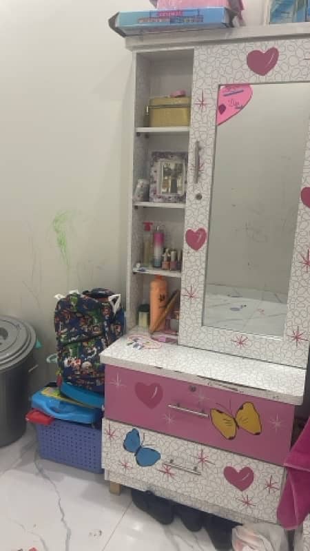 kids dressing table 0