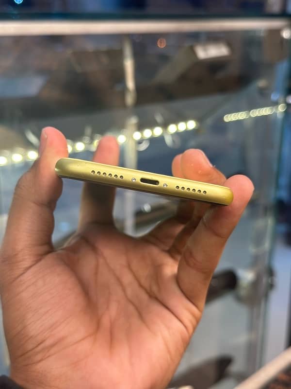 IPhone 11 128gb PTA approved 4