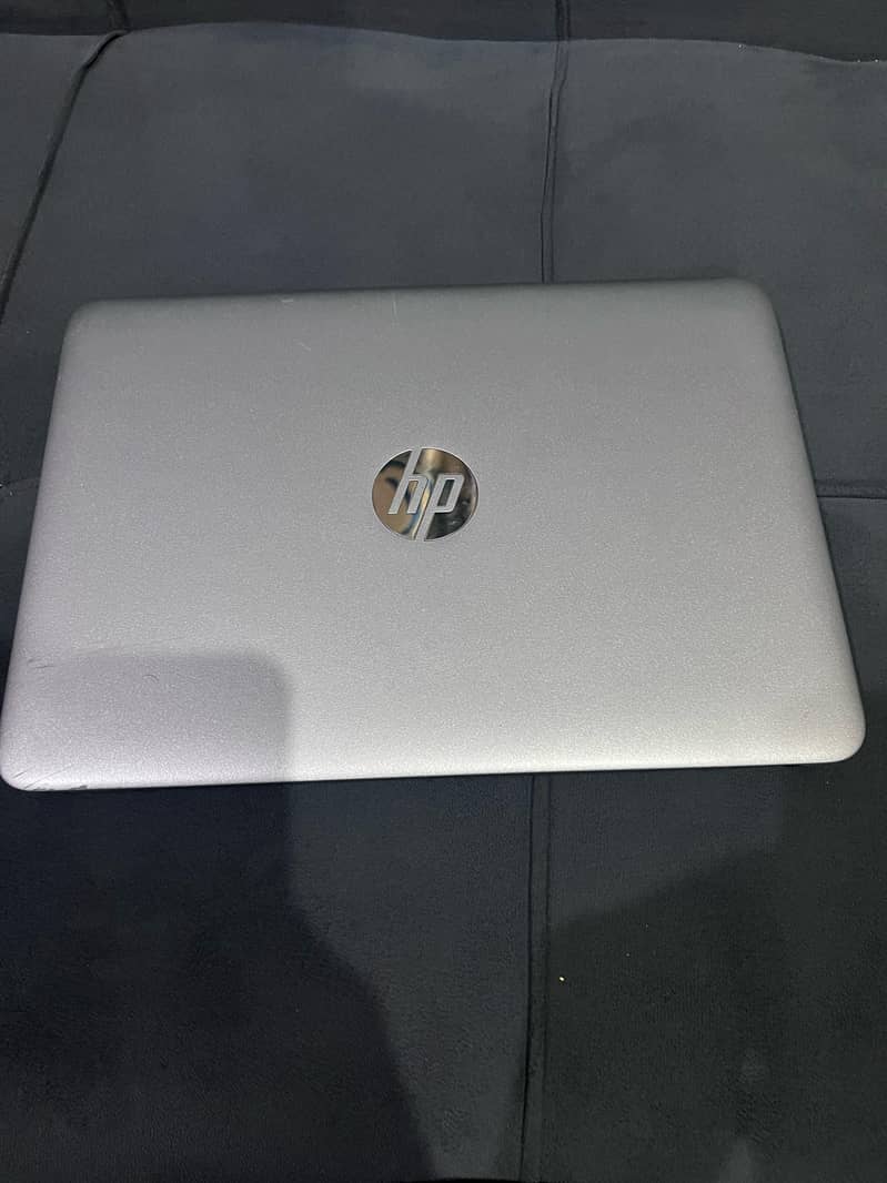 HP 820 G3 i5 6gen Laptop 2