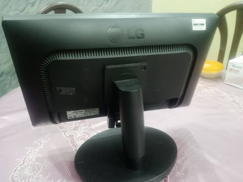 LG MONITOR FOR SALE 6