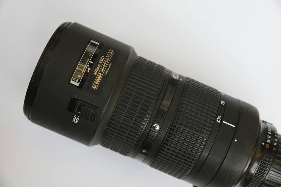 nikon 80 - 200 lens 9/10 condition 2