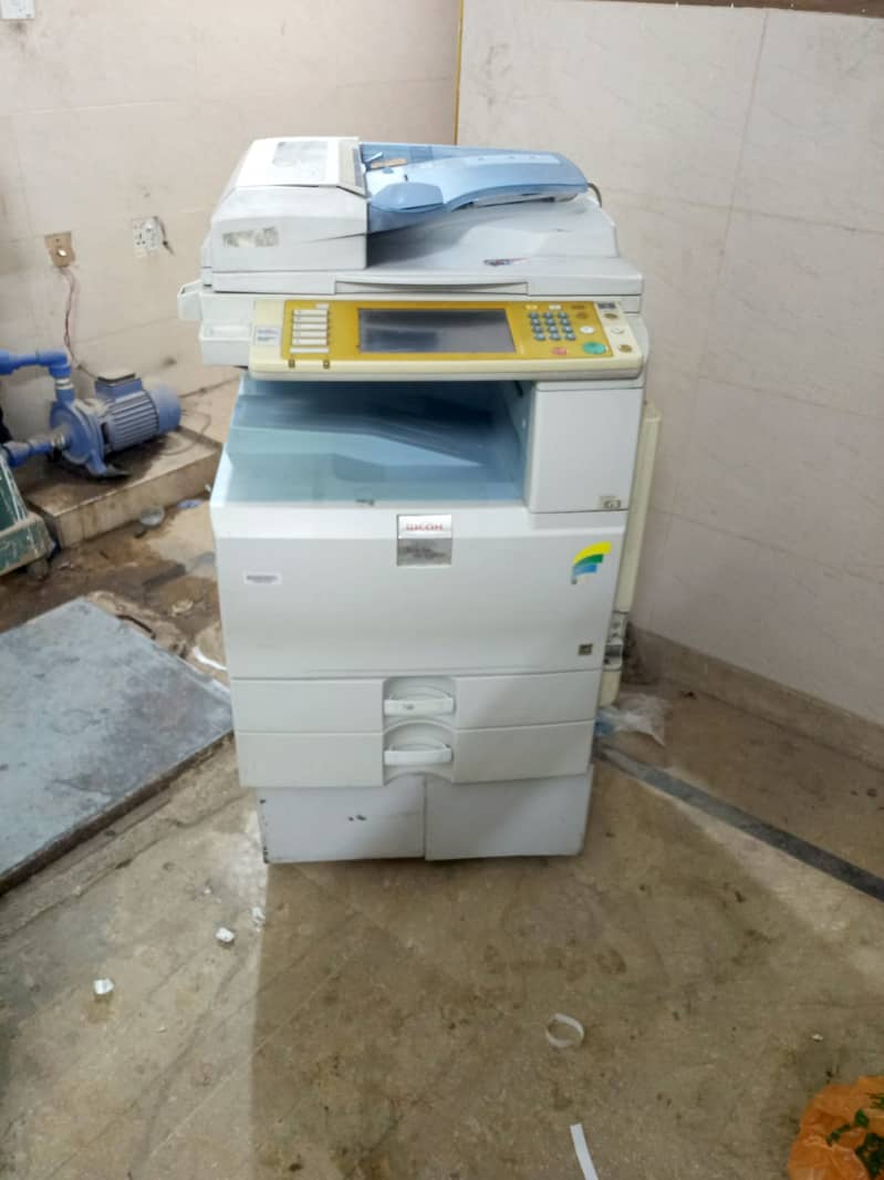 Ricoh color printer and scanner  MP C2050 0