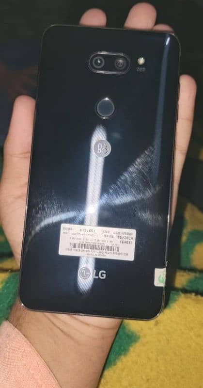 selling my mobil phone lg v30 4