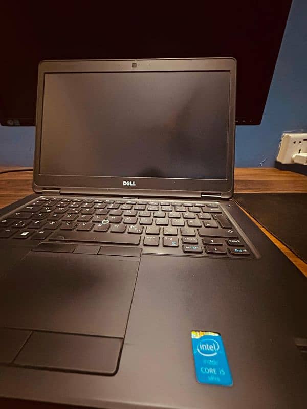 DELL LATITUDE e5450 LAPTOP 0