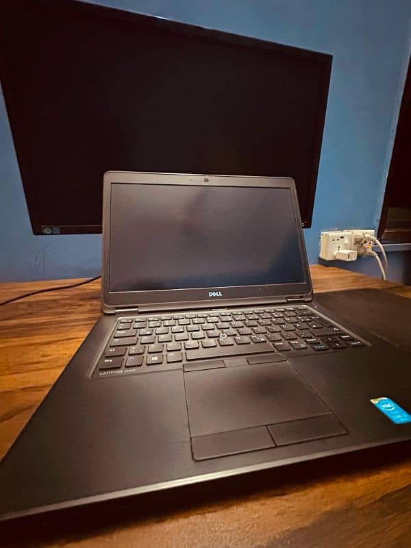 DELL LATITUDE e5450 LAPTOP 1