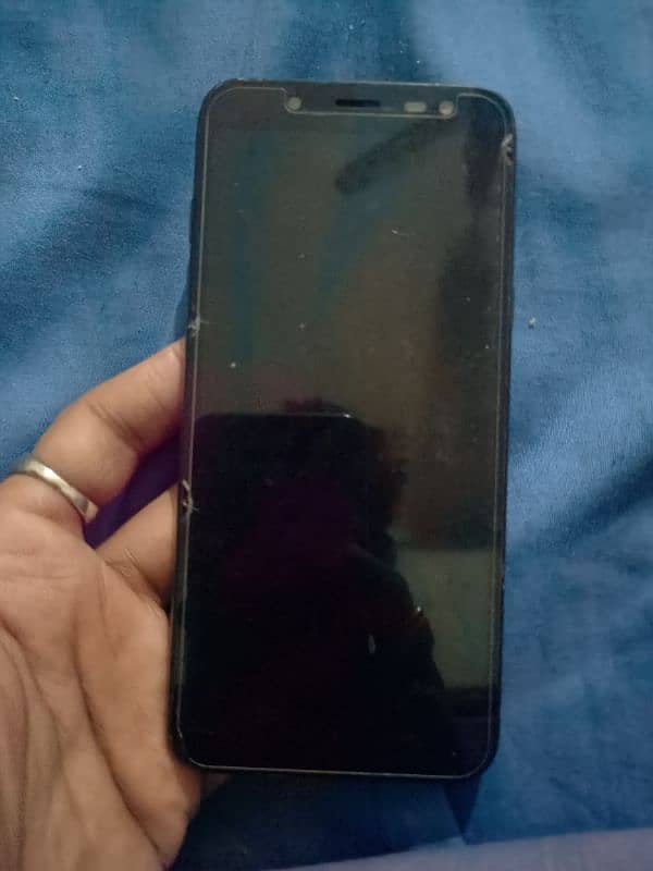 samsungs A 6 4 gb 64 gb back camra kharab ha 6