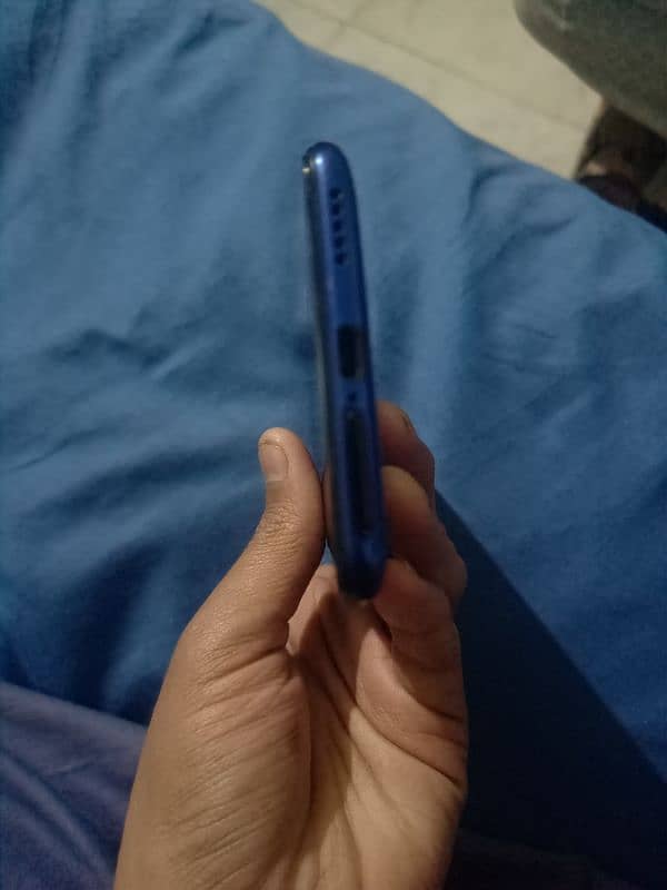 samsungs A 6 4 gb 64 gb back camra kharab ha 7