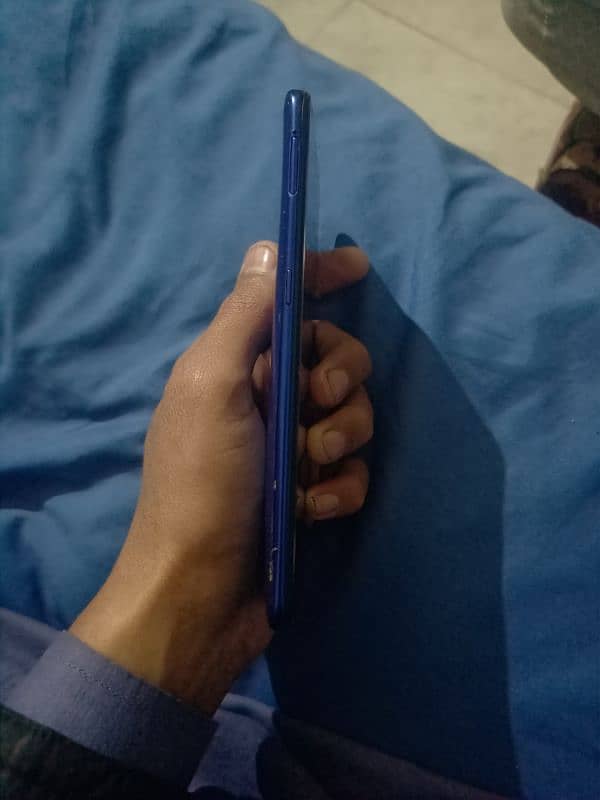 samsungs A 6 4 gb 64 gb back camra kharab ha 8