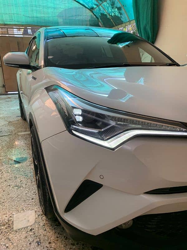 Toyota C-HR 2017 G LED 2