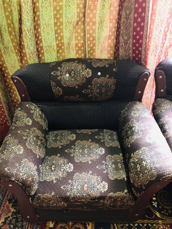 6 seatir sofa set.  whatsapp no 03495549794 1