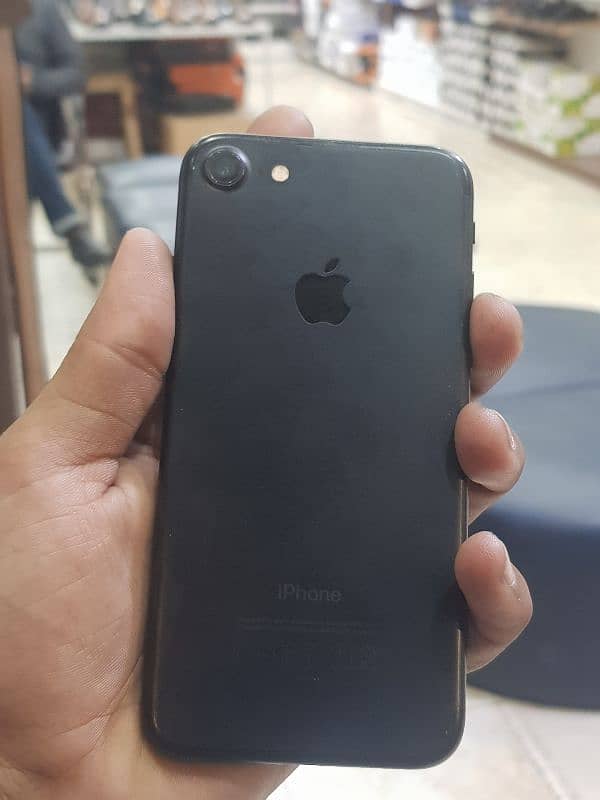 128 gb iPhone 7 better 100 10 by 10 4