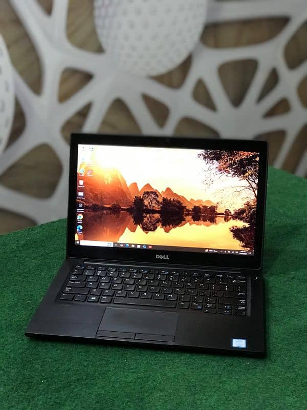 Dell latitude 7280 Core i5 7th gen 8gb ram 256gb SSD Touch laptop 3