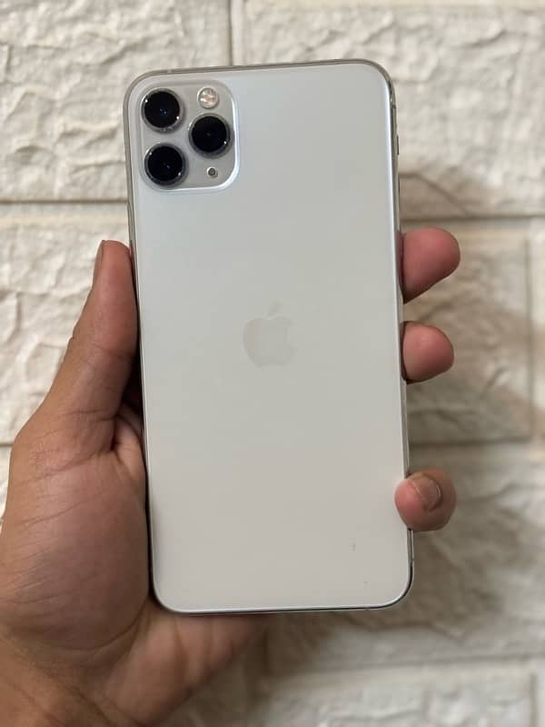 iPhone 11 Pro Max 1