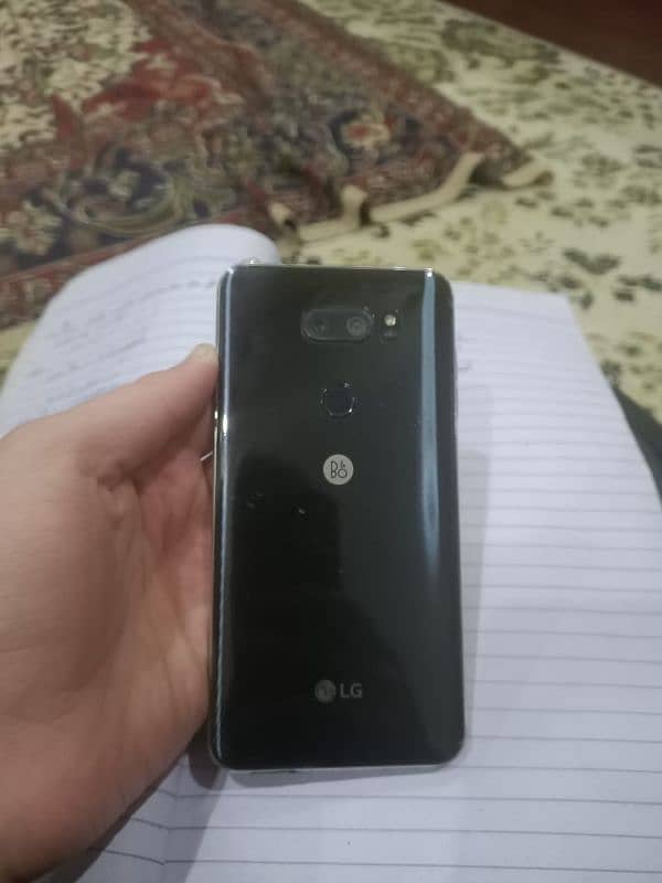 LG V30 7