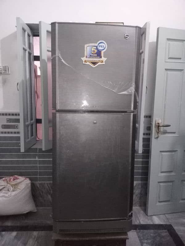 pel ka refrigerator hai bilkul new k jesi 0