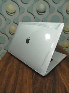 Apple MacBook Pro 2017 | i7 Processor | 16Gb Ram / 1 Tb SSD | 4 GPU