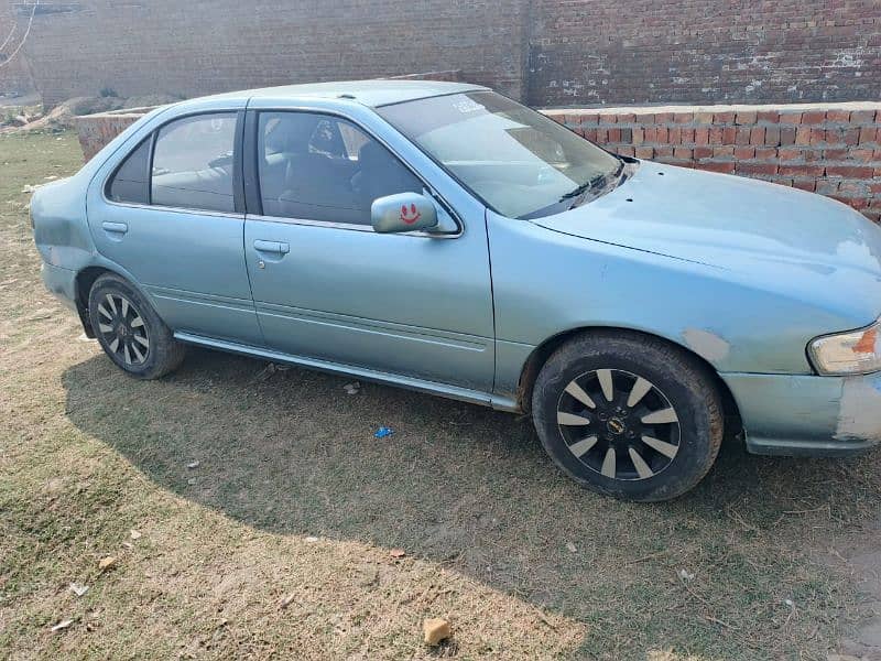 Nissan Sunny 1998 Ac on ha. CNG or patrol pr h,  WhatsApp call kry 0