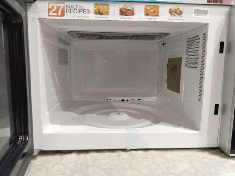 Dawlance Microwave DW-131HP used 8/10 condition working perfectly 2