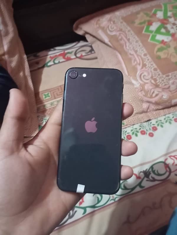 IPHONE SE2020 1