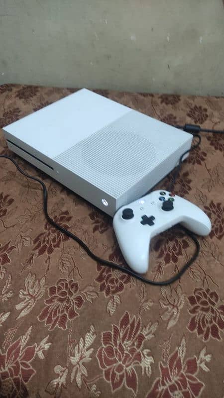 Xbox One S 1 Tb with 1 controller price negotiable 0