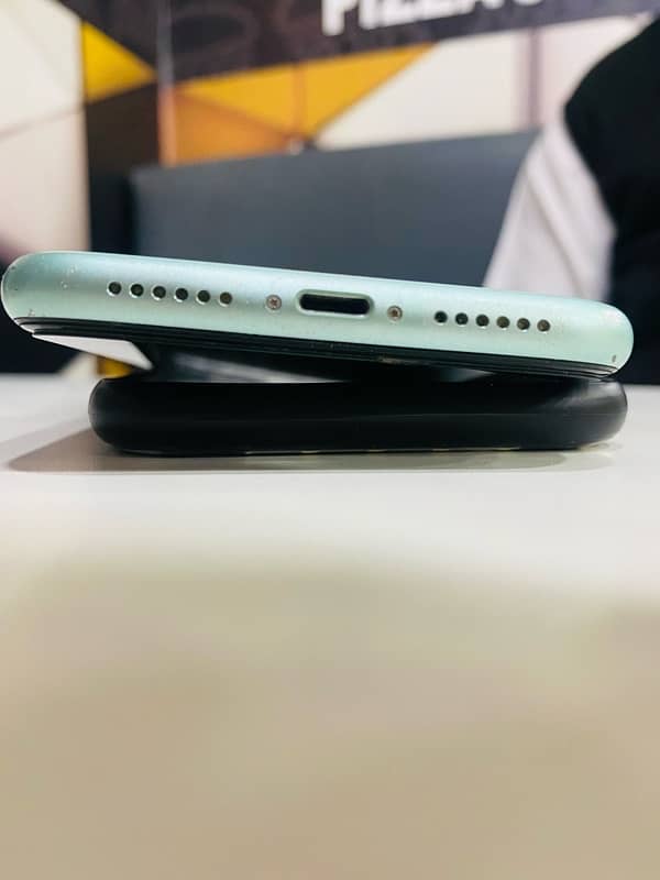 iphone 11 128Gb non PTA 5