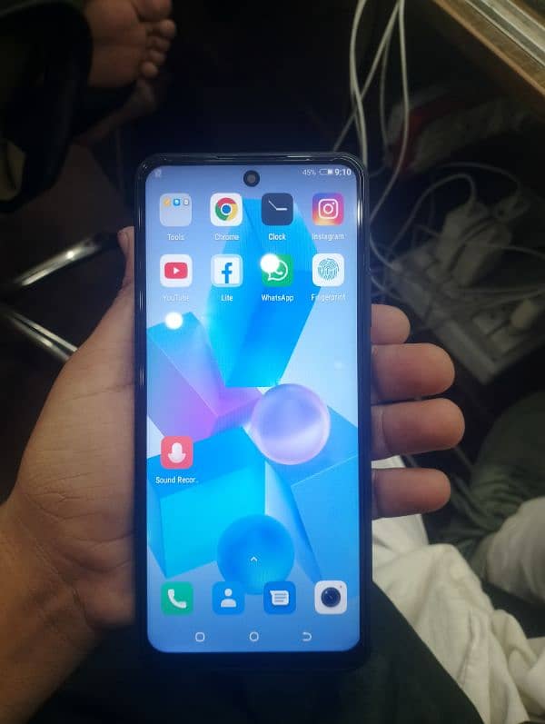 infinx 40 pro.   8+256;    only mobil Bhar ka modal hia 1