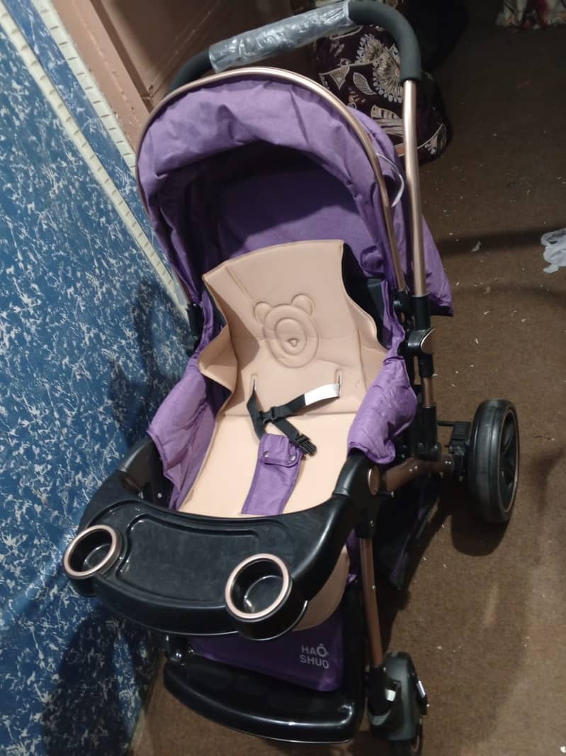 Xl size pram in 10/10 condition 7