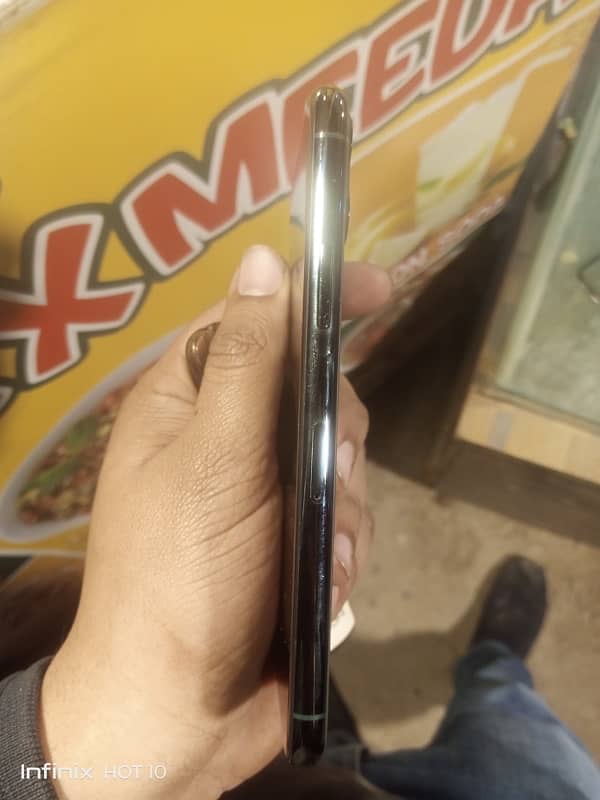 iphone 11 pro 64gb non pta (jv) urgent Sale 3