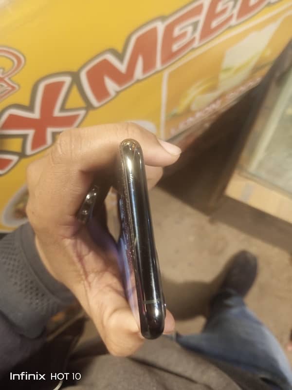 iphone 11 pro 64gb non pta (jv) urgent Sale 6