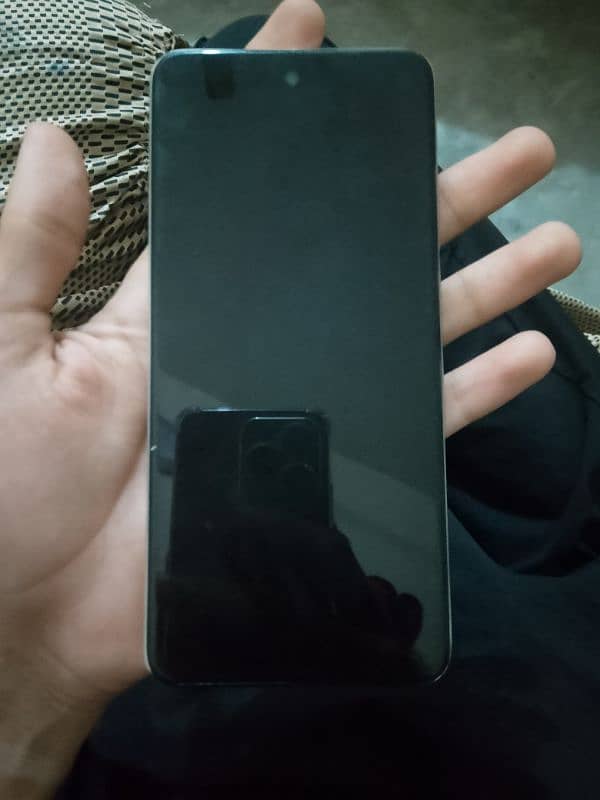 infinix hot 40i for sale in 27500 8/128 6