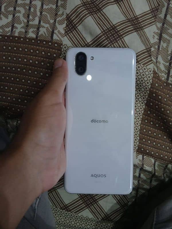 Aquos r3 non pta Urgent sale 2