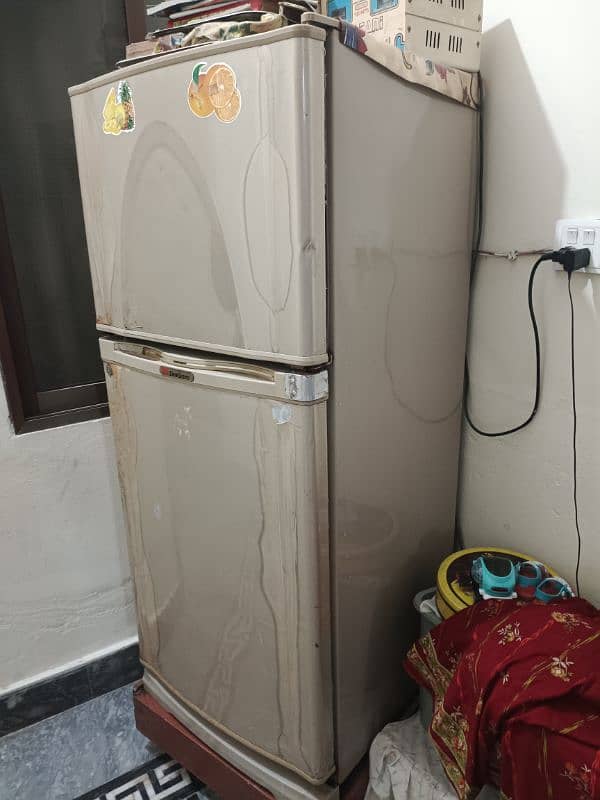 Dawlance Fridge for sale medium sized 1