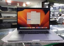 MacBook Pro 2017 | i7 processor | 16Gb / 1Tb SSD | 4 GPU Card |