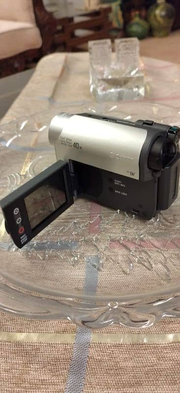 Sony Handycam DCR-HC38E 6