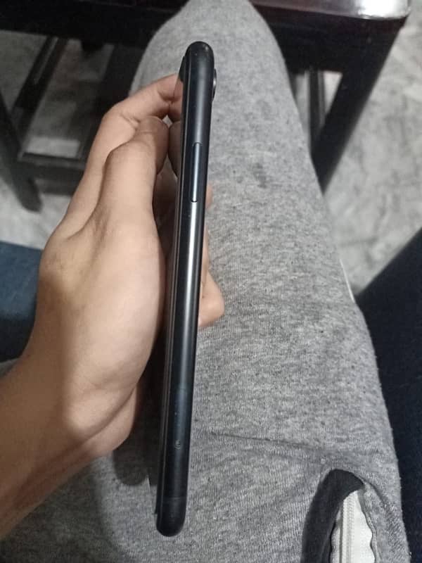 iPhone Xr 64gb non PTA 4