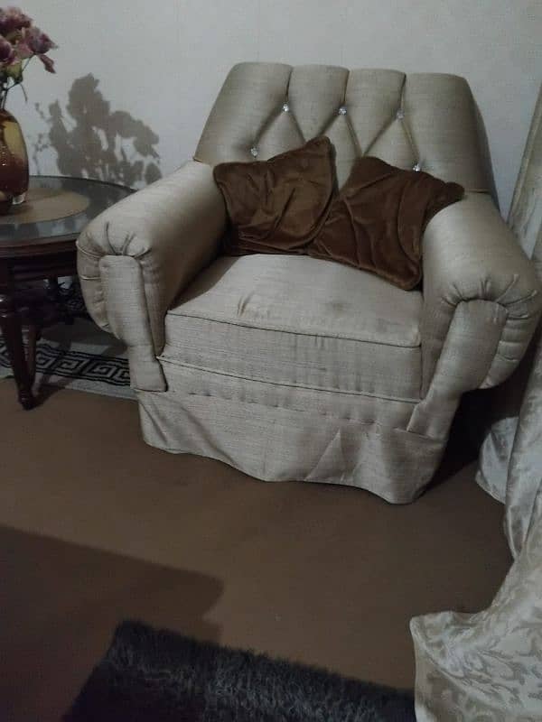 sofa set is available for sale 4