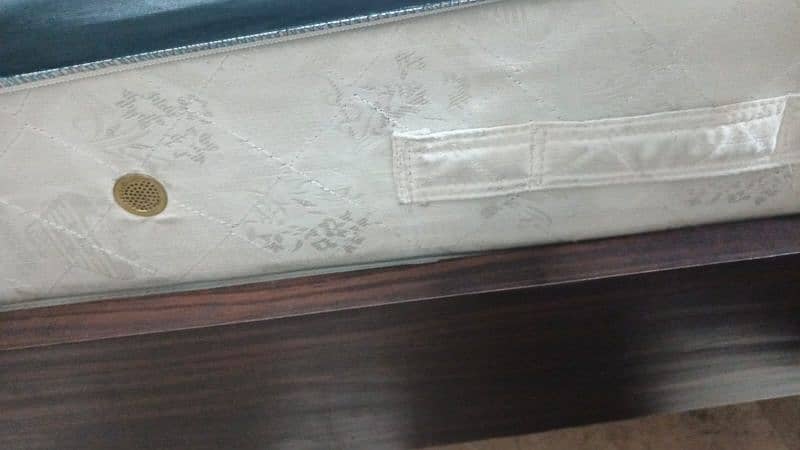 Five star King size mattress , 8 inch thick in good condition. 0