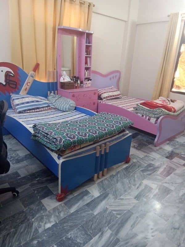 Children's Bed and dressing table for sale 2