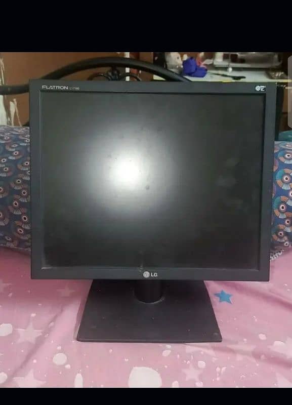 Monitor and keyboard only 1