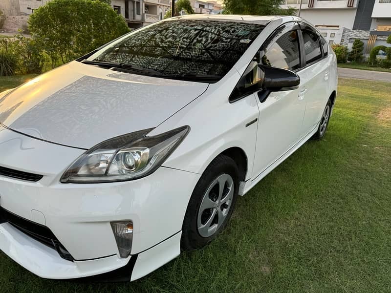 Toyota Prius hybrid 2014 model 2