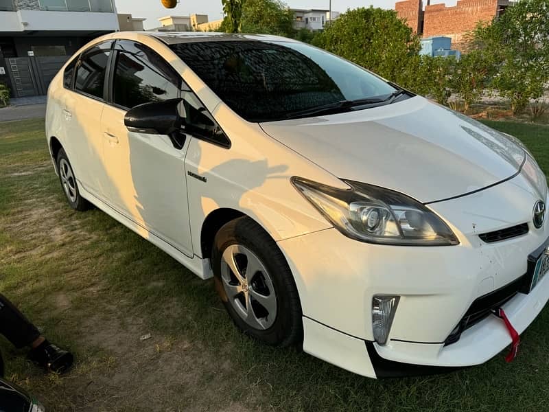 Toyota Prius hybrid 2014 model 4