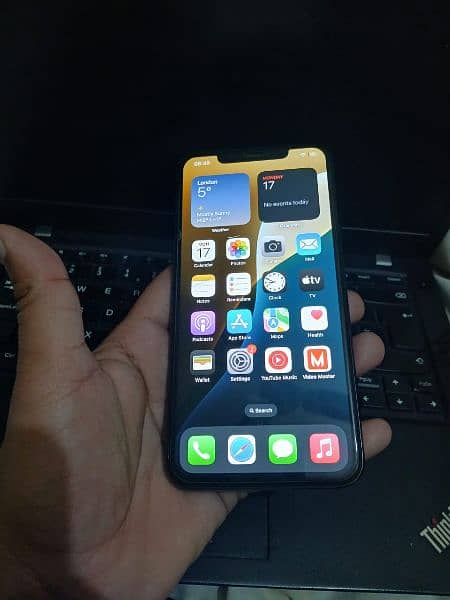 iphone 11 Pro Max 1