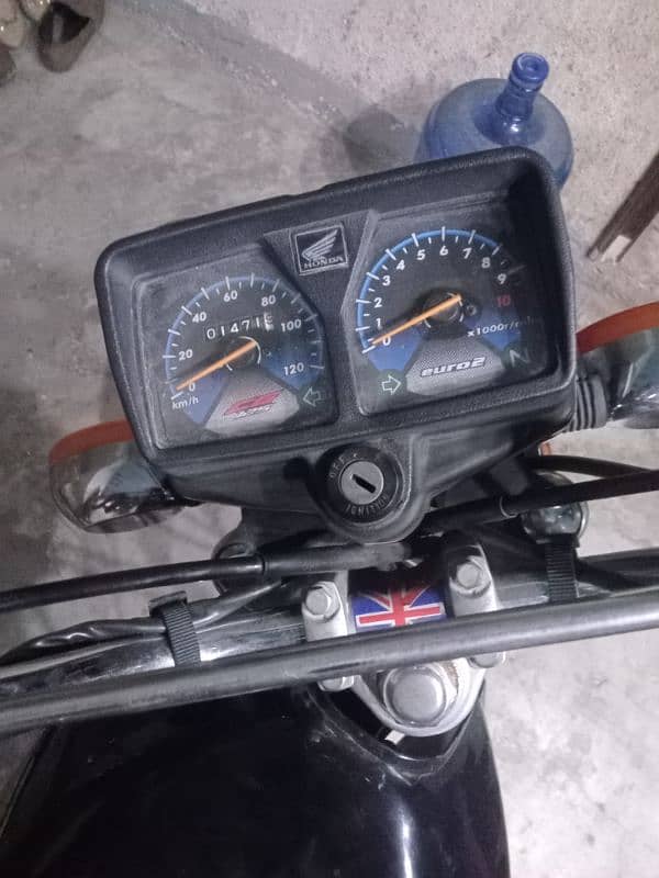 genuine honda 125 used 2022 model black colour 5